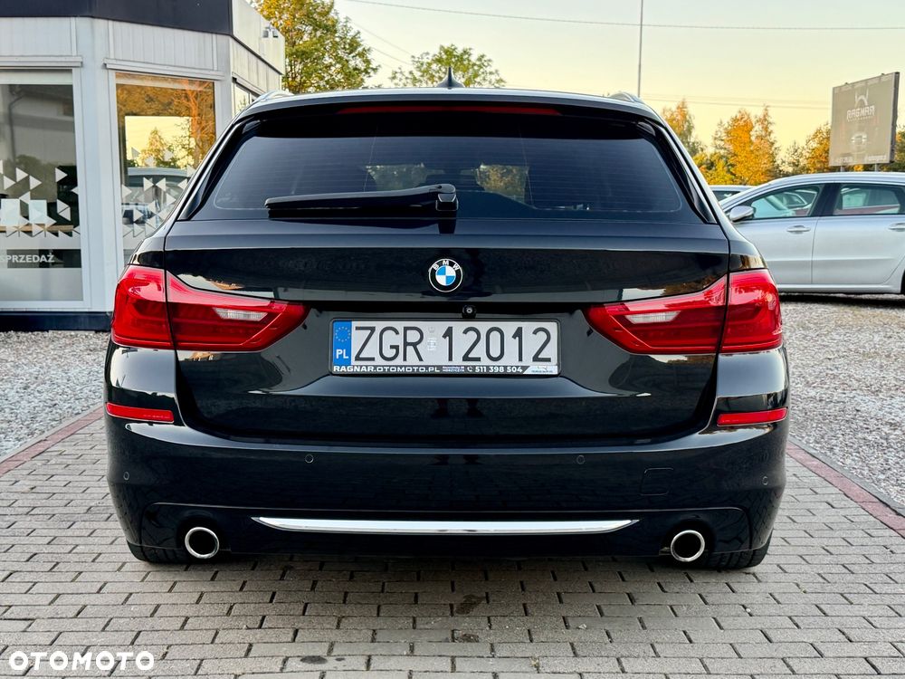 BMW Seria 5 525d Luxury Line - 17