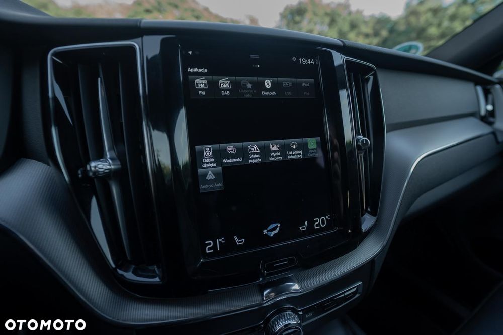 Volvo XC 60 B4 D AWD R-Design - 36
