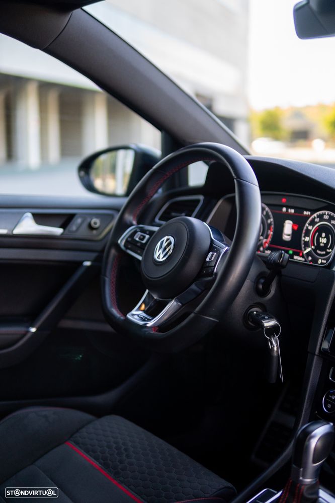 VW Golf 2.0 TSI GTI DSG Performance - 17