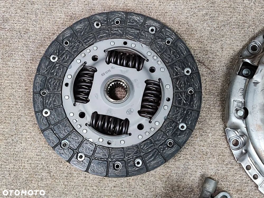 TOYOTA YARIS 1.5i Man 19-24r Sprzęgło Tarcza Wysprzęglik Zestaw Sprzęgła - 4