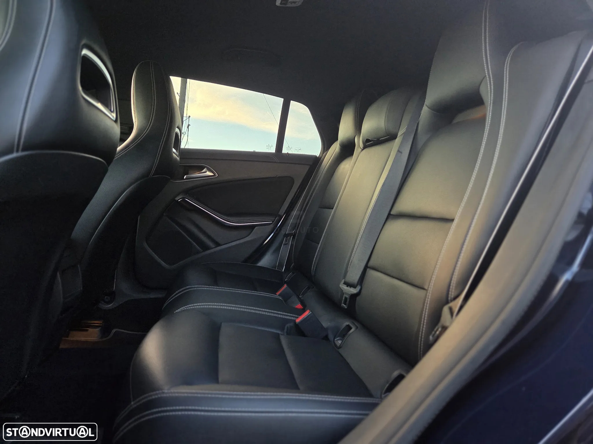 Mercedes-Benz CLA 200 d Shooting Brake AMG Line Aut. - 19