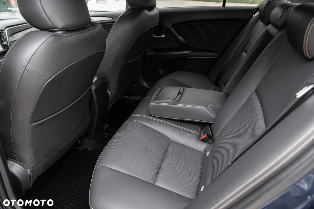 Toyota Avensis Touring Sports 2.0 D-4D Team Deutschland - 27