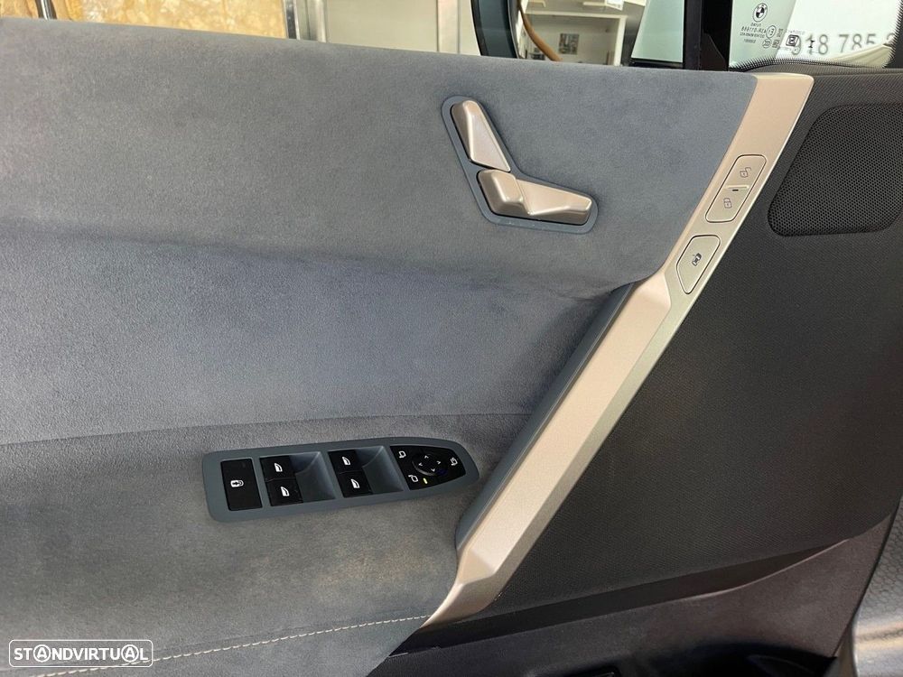 BMW iX xDrive 40 Pack Desportivo - 14