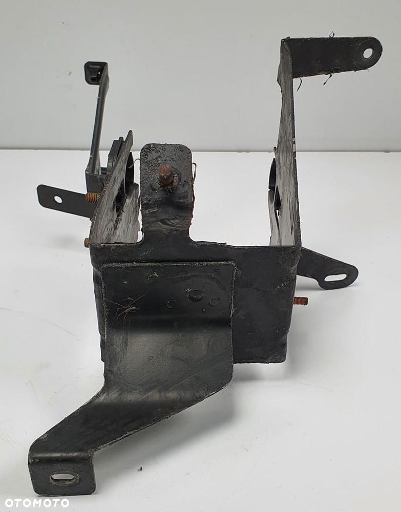 UCHWYT POMPY ABS VW PASSAT B5 W8 3B7614119 - 3