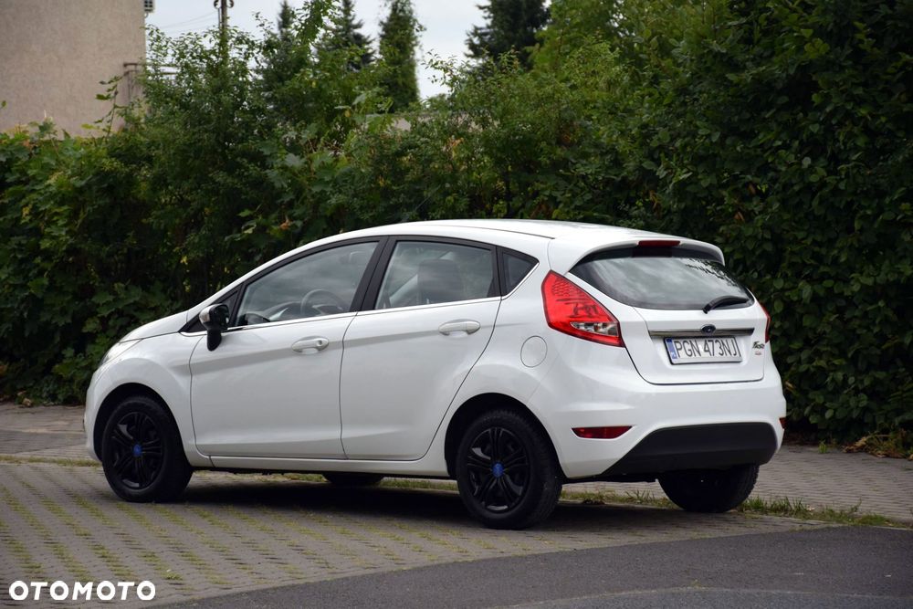 Ford Fiesta 1.25 Celebration - 11