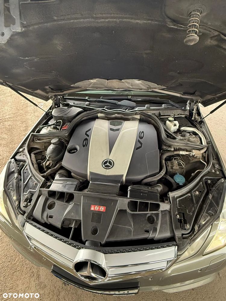 Mercedes-Benz Klasa E 350 CDI DPF Coupe BlueEFFICIENCY 7G-TRONIC Avantgarde - 31