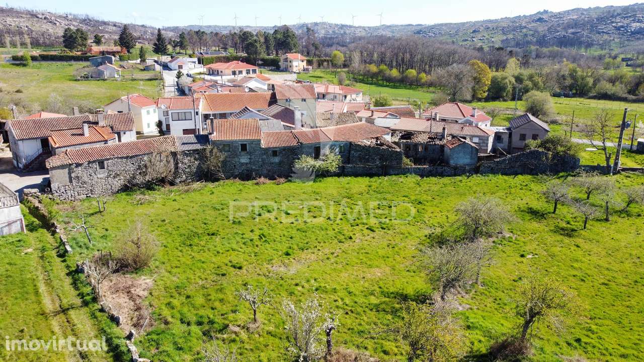 Casas em rio de moinhos com terreno para recuperar - Grande imagem: 3/4