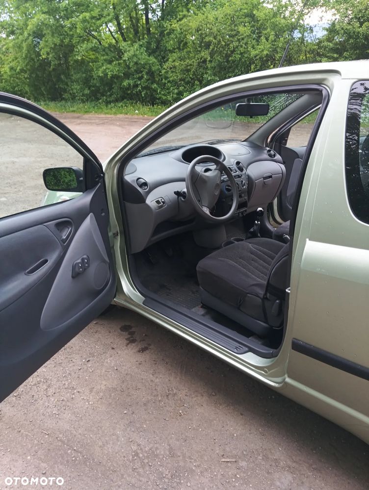 Toyota Yaris 1.0 Base - 7