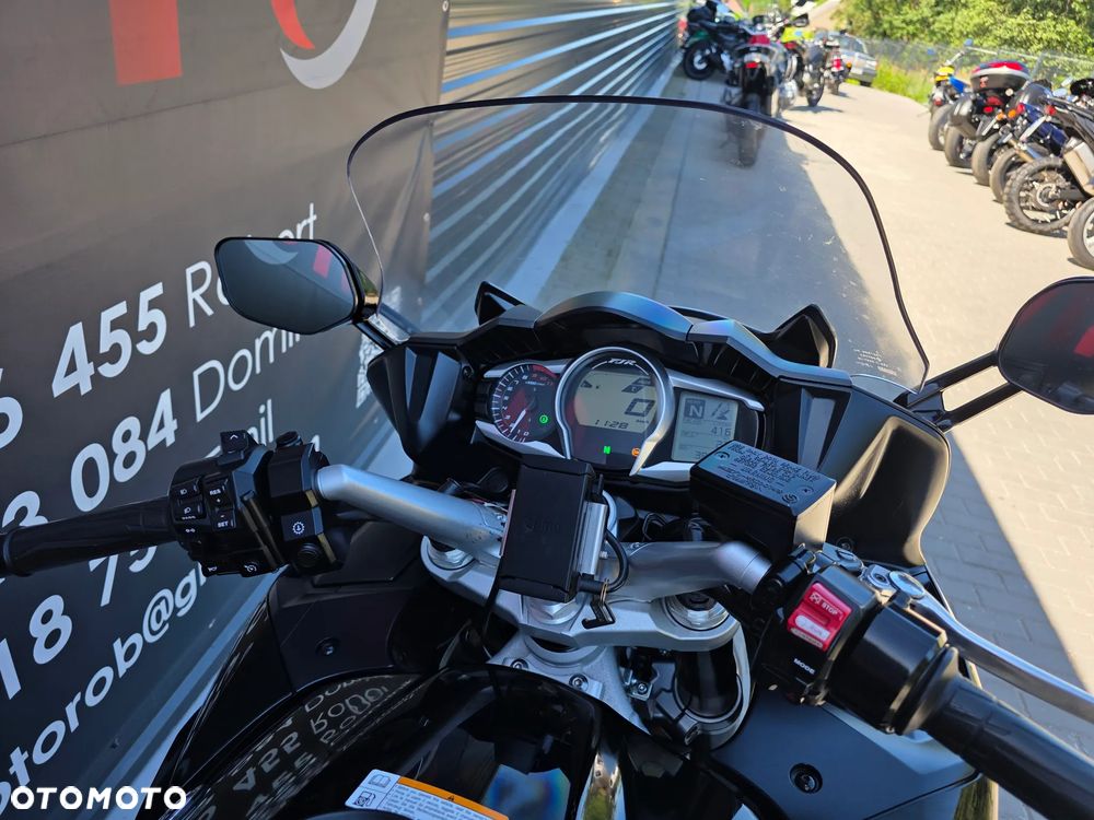 Yamaha FJR - 17