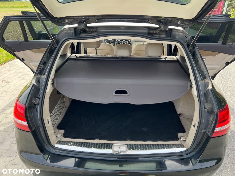 Mercedes-Benz Klasa C 220 CDI BlueEff Edition Elegance - 23