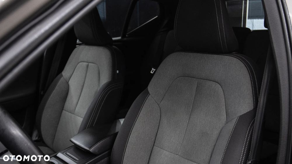 Volvo XC 40 T3 Momentum Pro - 14