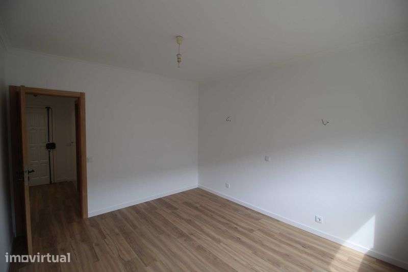 Apartamento T1 à Av.Marquês de Pombal - Grande imagem: 3/12
