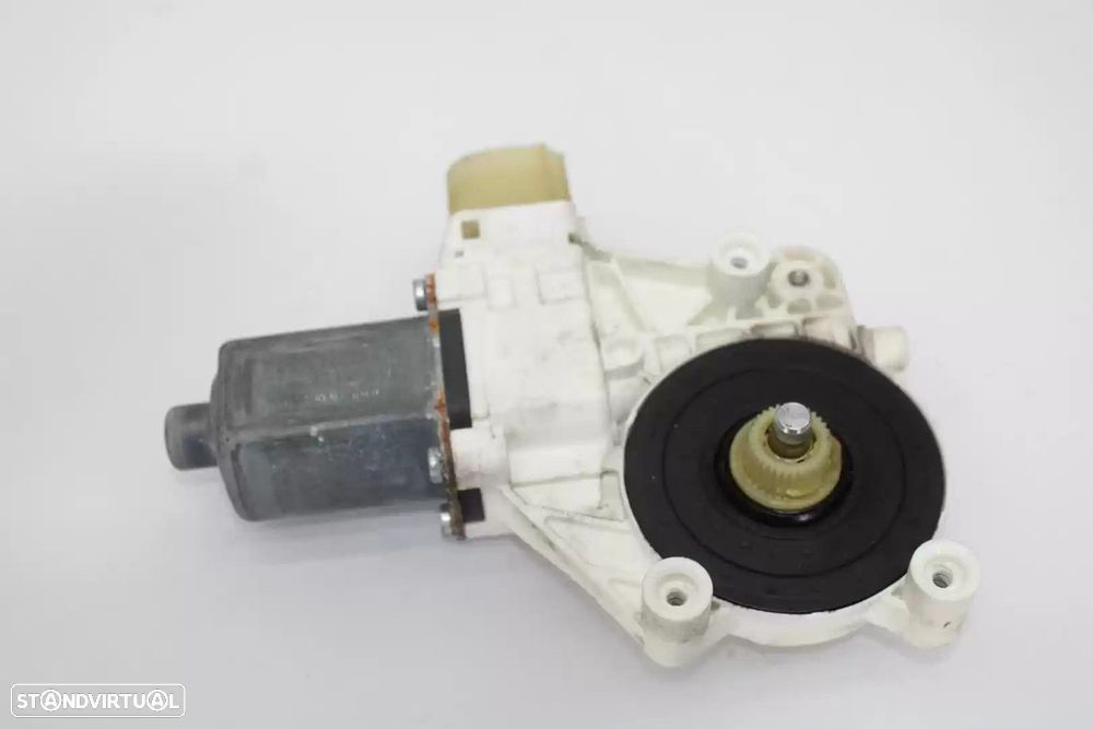 MOTOR ELEVADOR DE VIDRO FRONTAL ESQUERDO BMW 1 2011 -0130822226 - 2