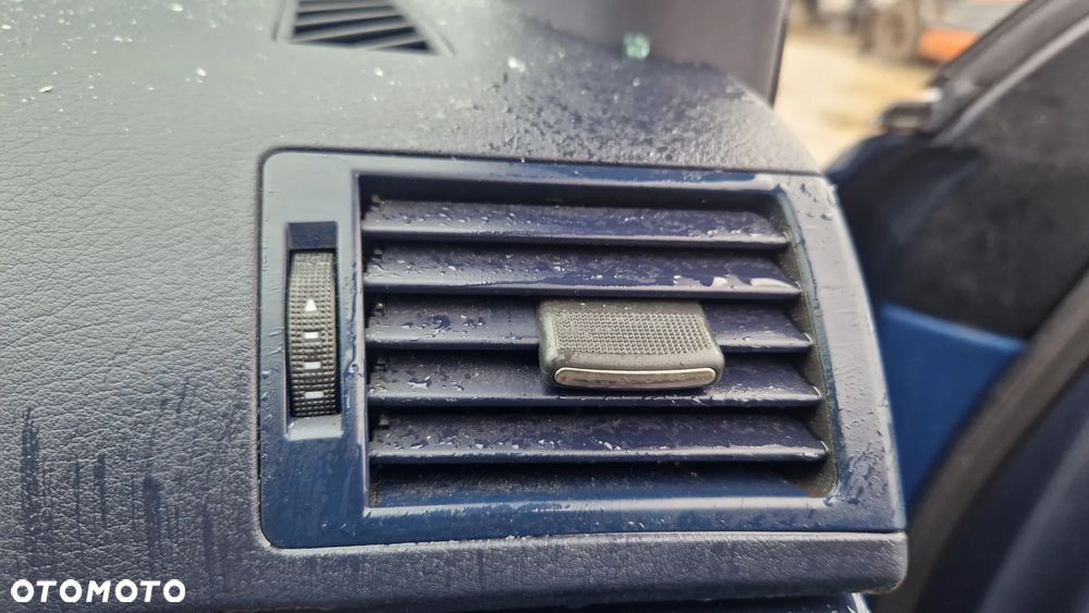 AUDI A4 B6 KRATKA NAWIEWU PRAWA - 1