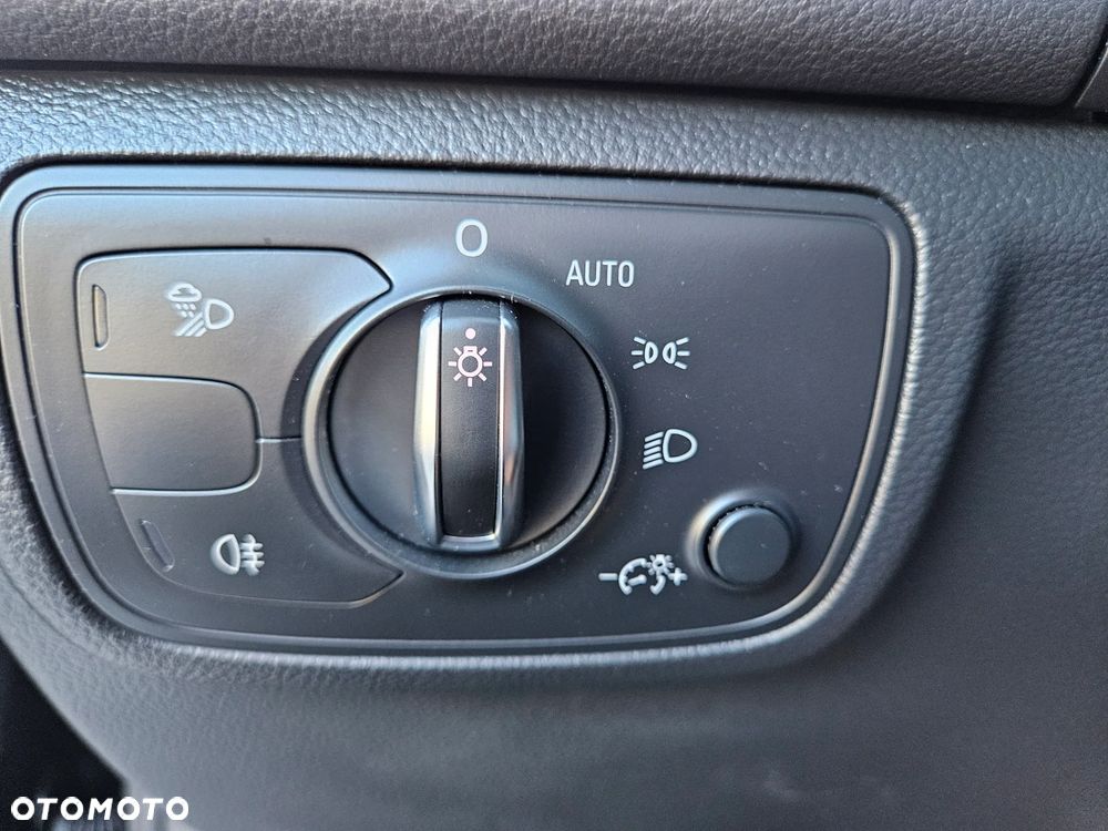Audi A6 Avant 2.0 TDI Ultra S tronic - 24