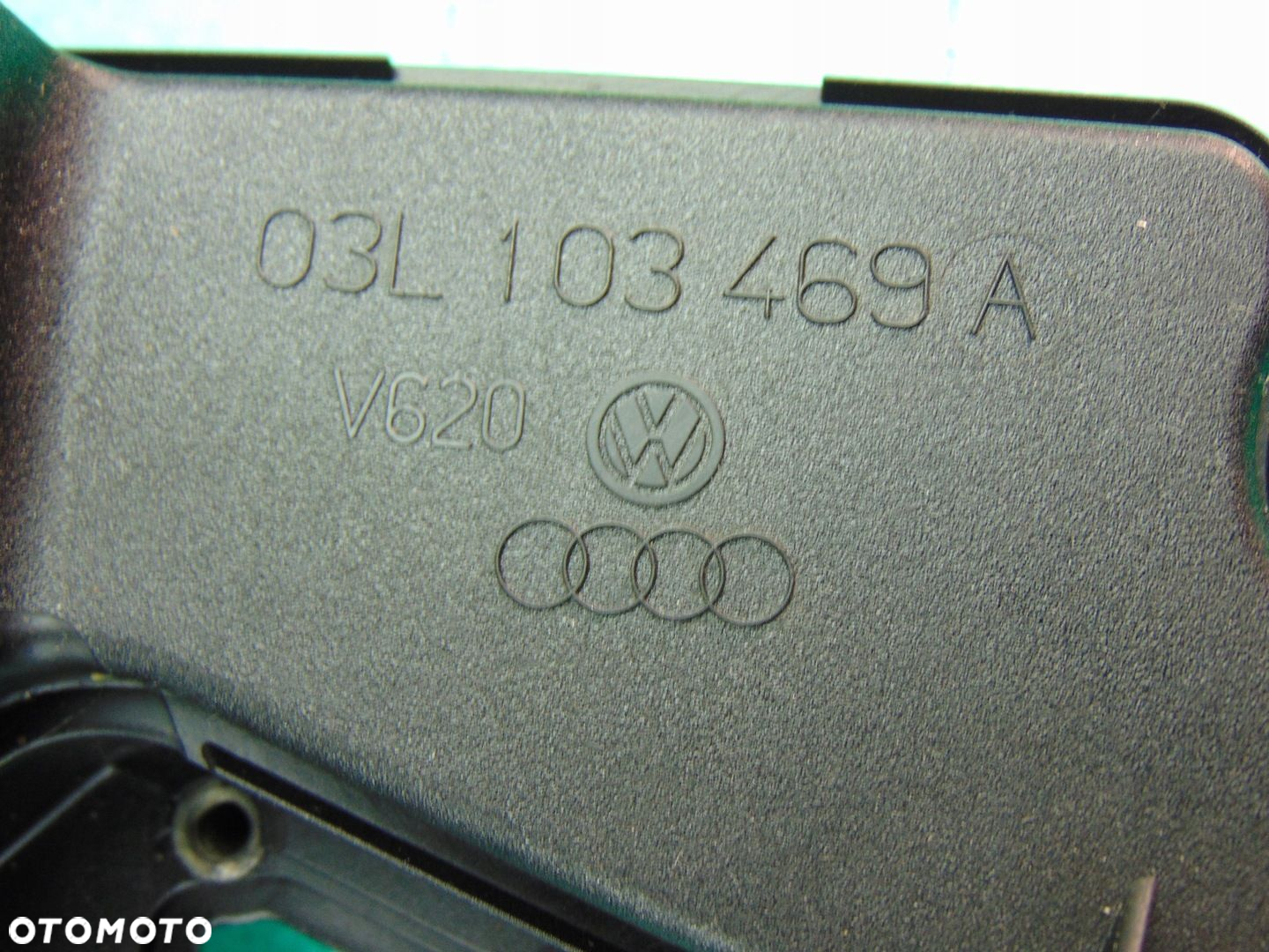 Pokrywa zaworów silnika 2,0TDI CAG CAH 03L103469A - 2