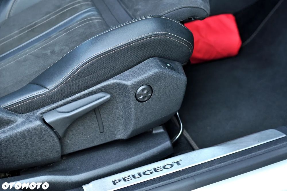Peugeot 5008 BlueHDi 130 EAT8 GT - 27