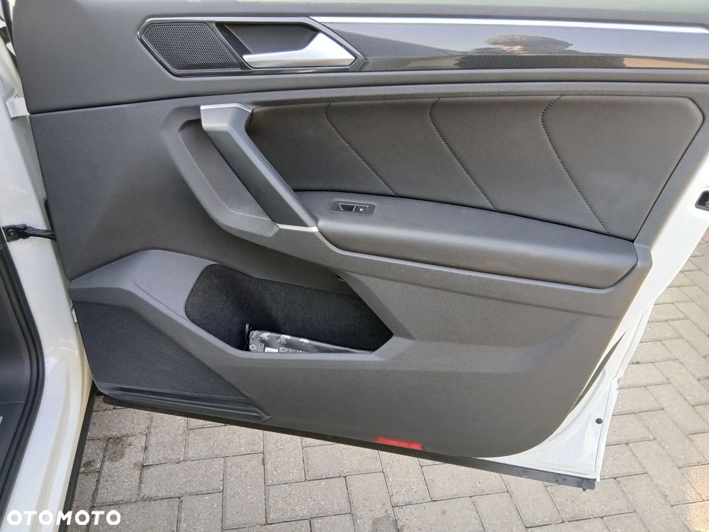 Volkswagen Tiguan 2.0 TDI SCR DSG R-Line - 30