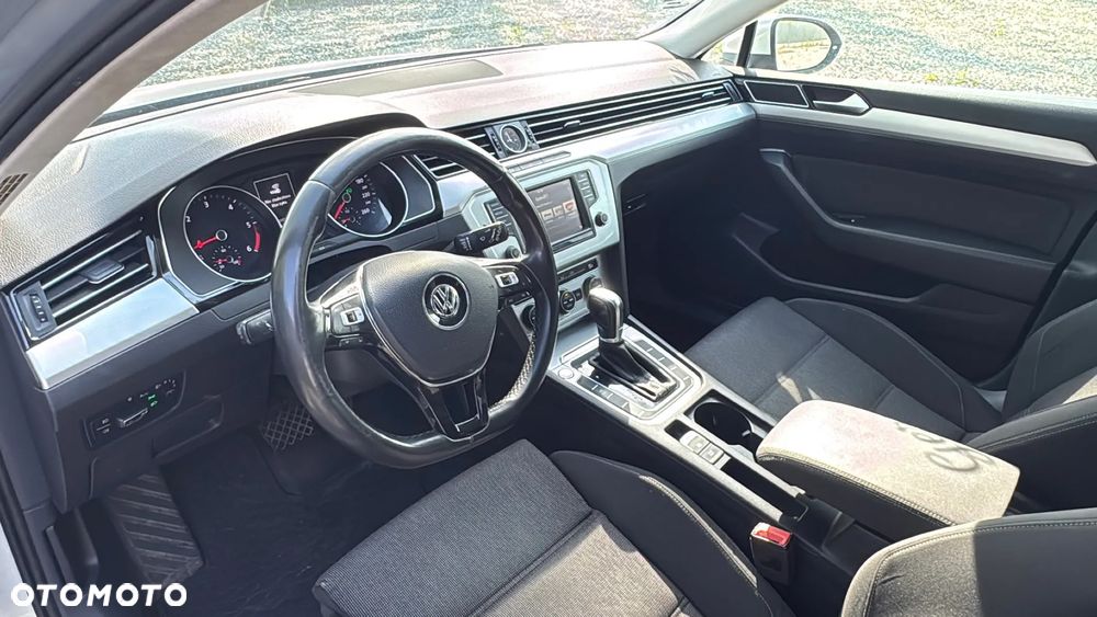 Volkswagen Passat 1.6 TDI (BlueMotion Technology) DSG Comfortline - 14