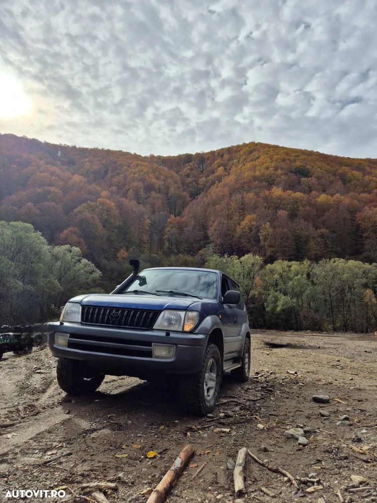 Toyota Land Cruiser - 1