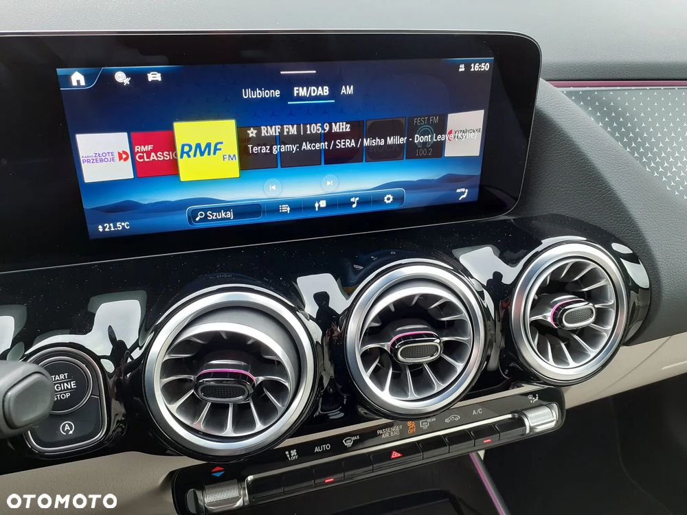 Mercedes-Benz GLA 200 Progressive - 30