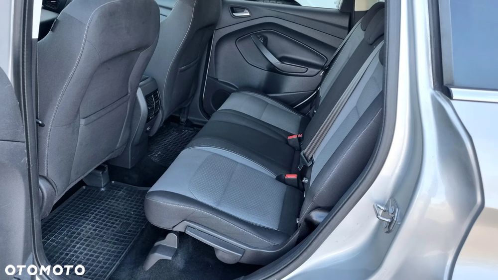 Ford Kuga 2.0 TDCi 4x2 Titanium - 17