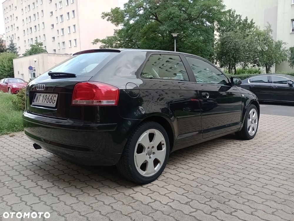 Audi A3 3-drzwiowe 1.6 FSI Ambition - 5