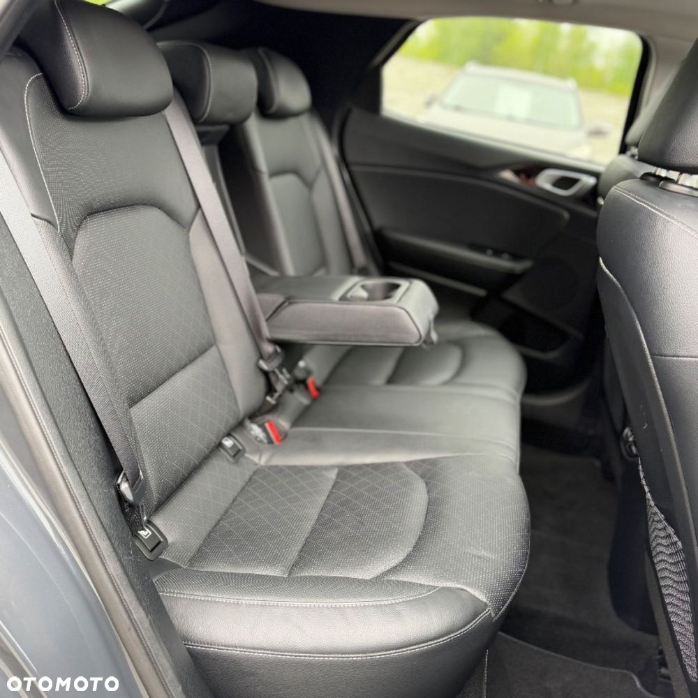 Kia XCeed - 34