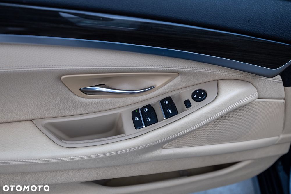 BMW Seria 5 530d Modern Line - 24