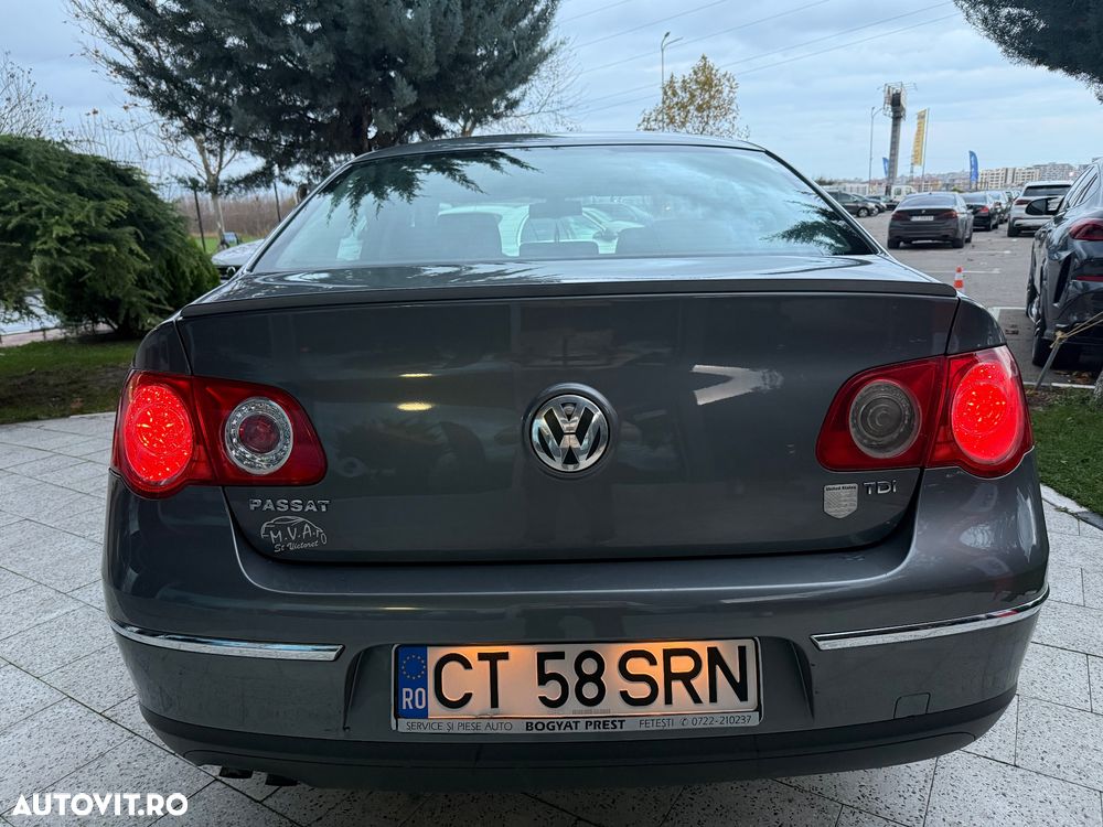 Volkswagen Passat Variant 1.9 TDI DPF Highline - 29