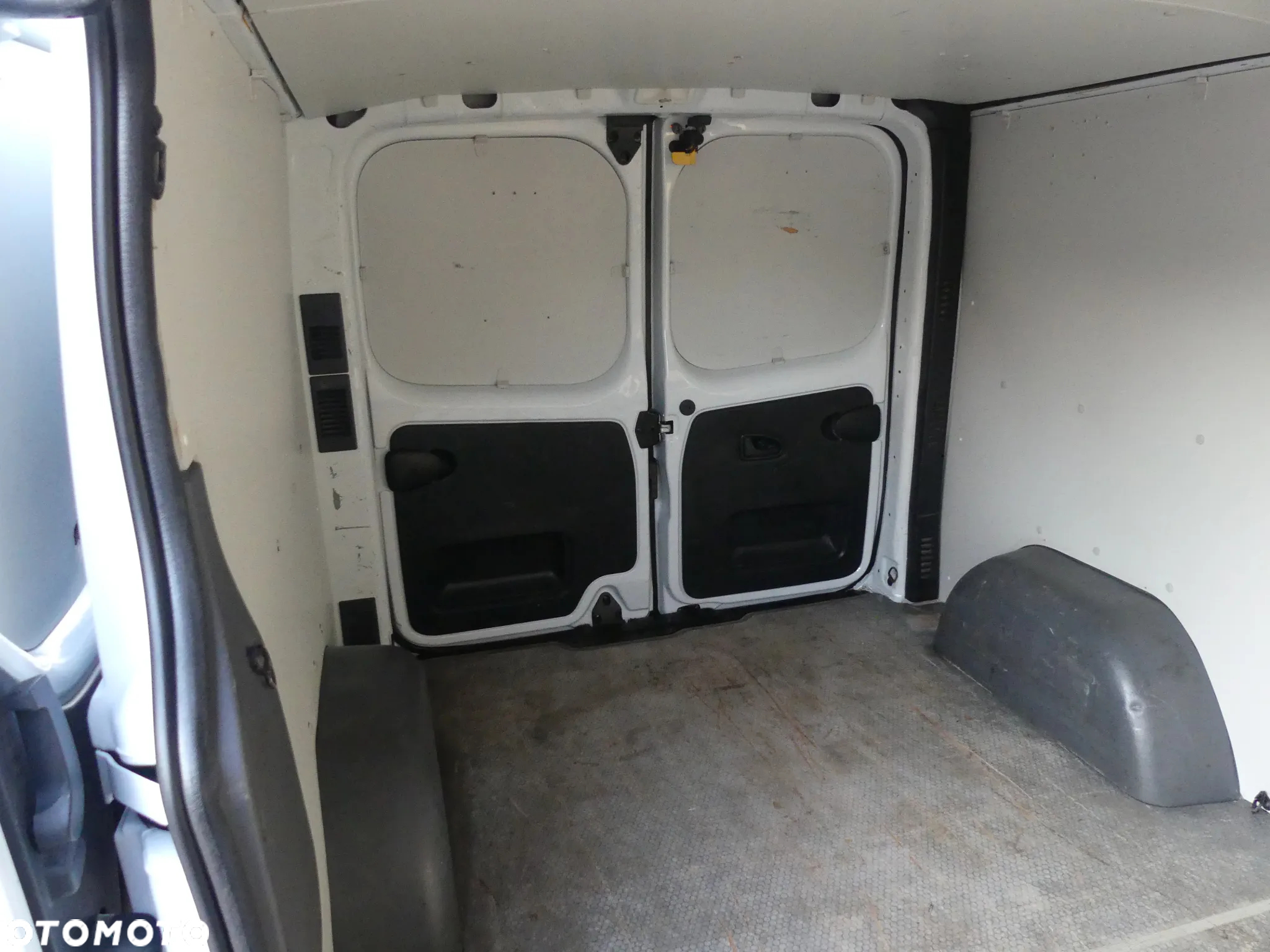 Renault TRAFIC - 28