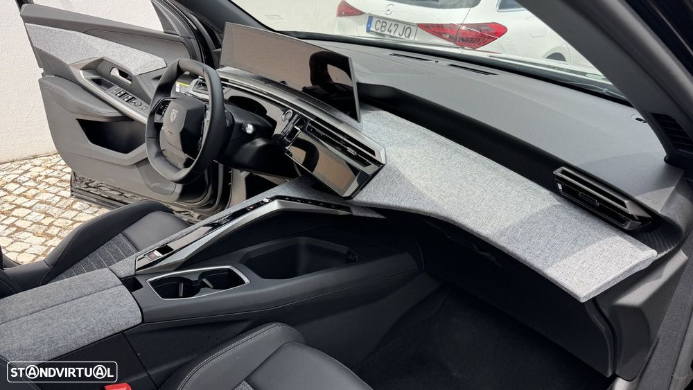 Peugeot 5008 1.2 Hybrid Allure e-DCS6 - 15