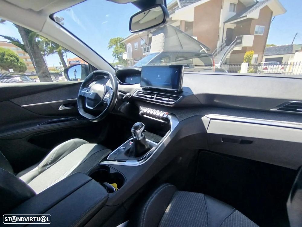 Peugeot 5008 1.2 PureTech Allure Pack - 28