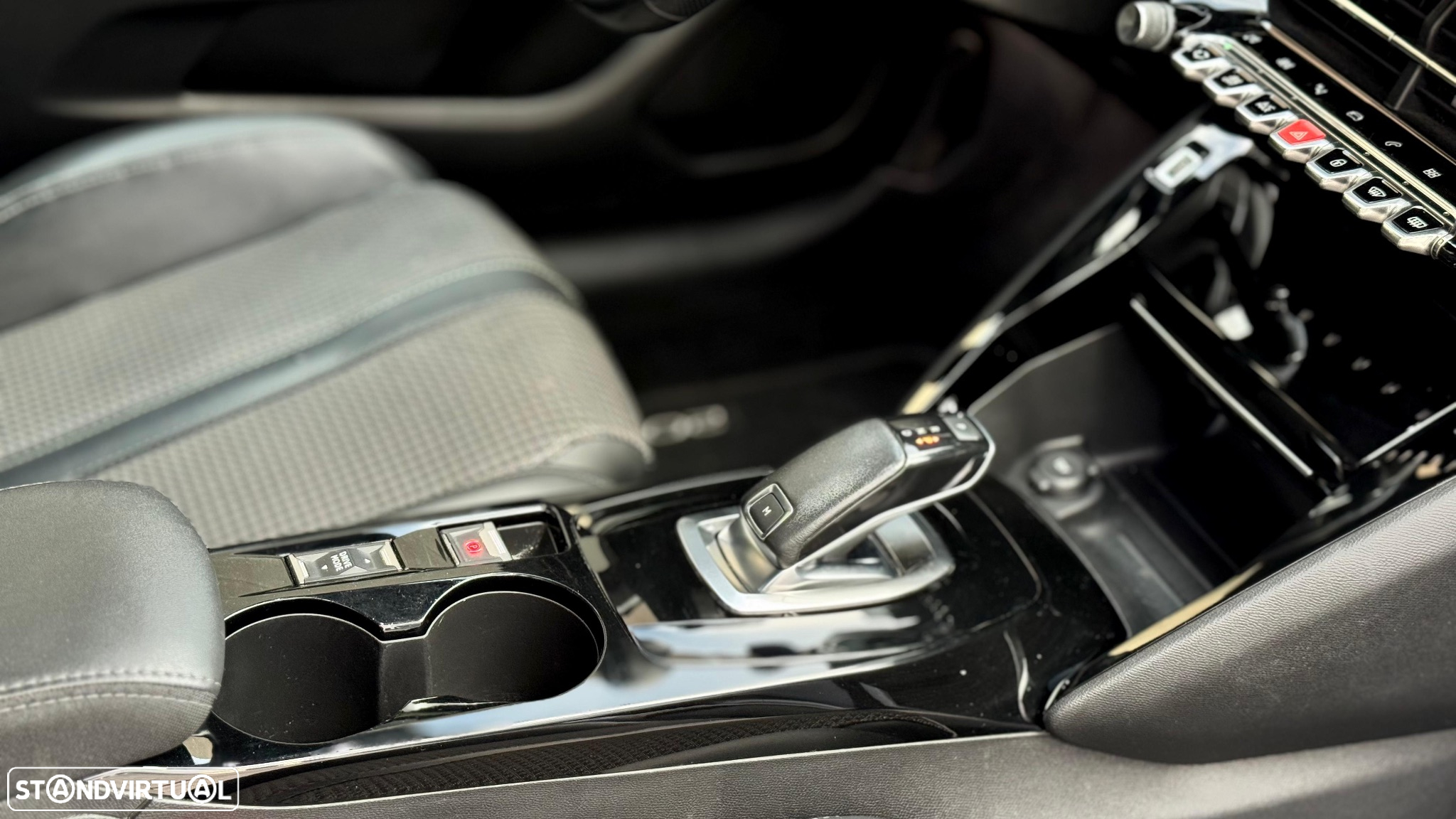 Peugeot 208 1.2 PureTech GT Line EAT8 - 17