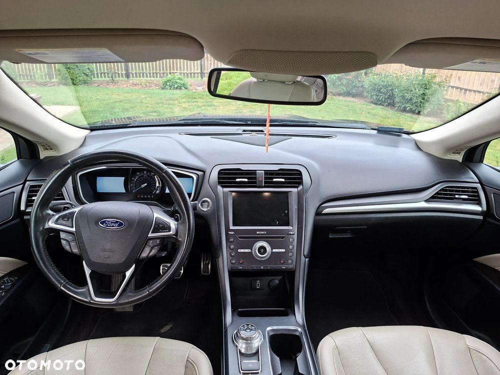 Ford Fusion - 7