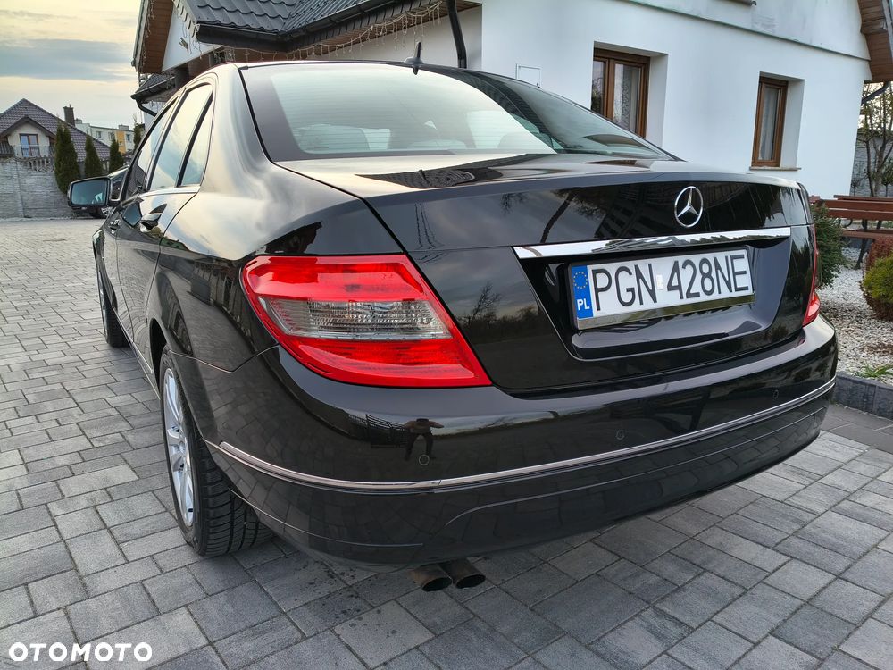 Mercedes-Benz Klasa C 180 Kompressor BlueEFFICIENCY Avantgarde - 33