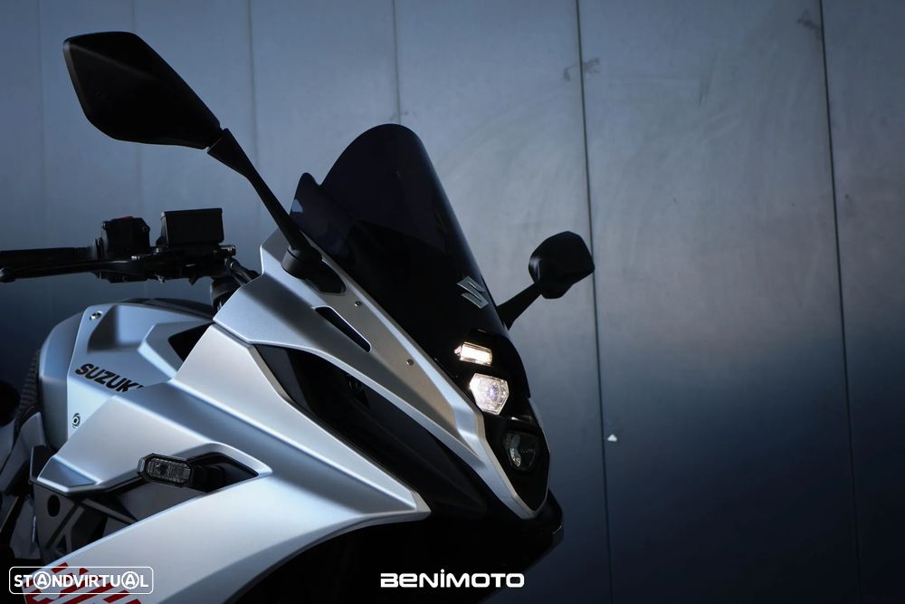 Suzuki GSX-R 8R - 9