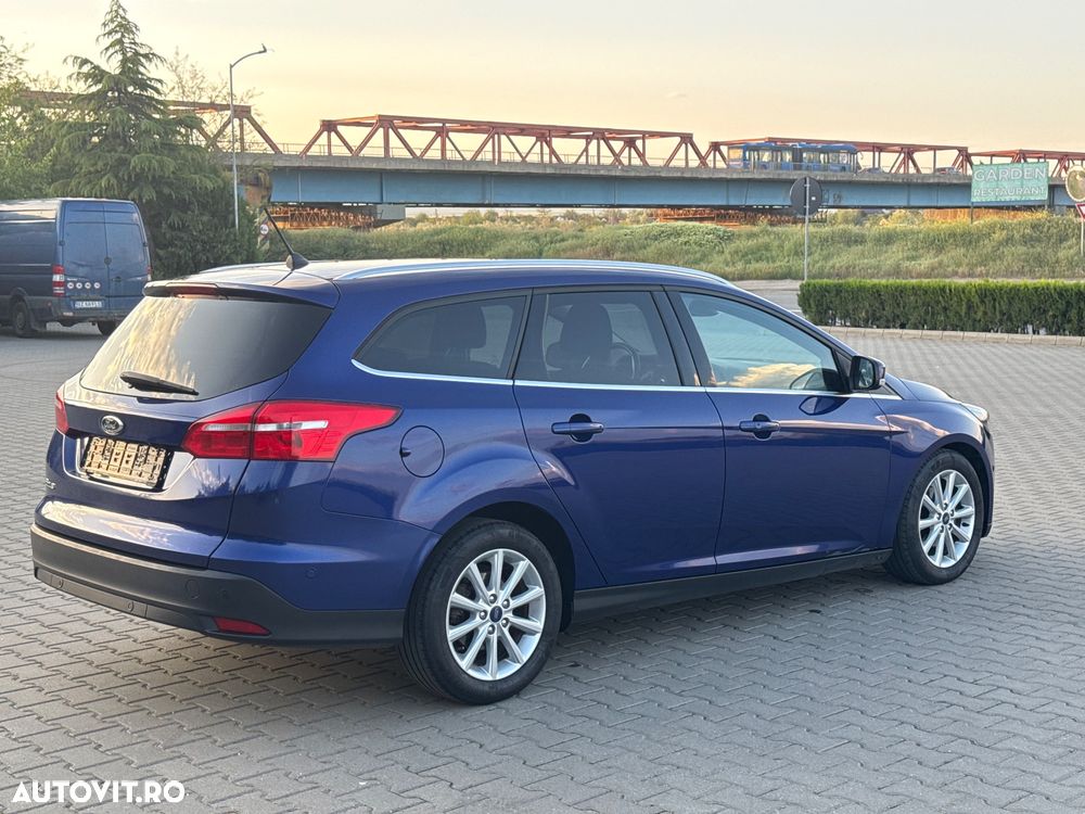 Ford Focus - 10