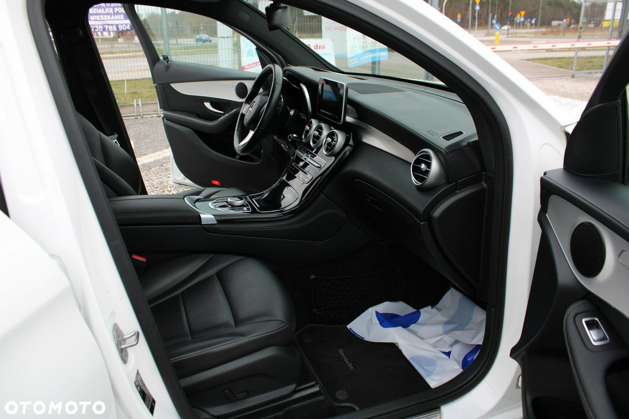 Mercedes-Benz GLC - 30