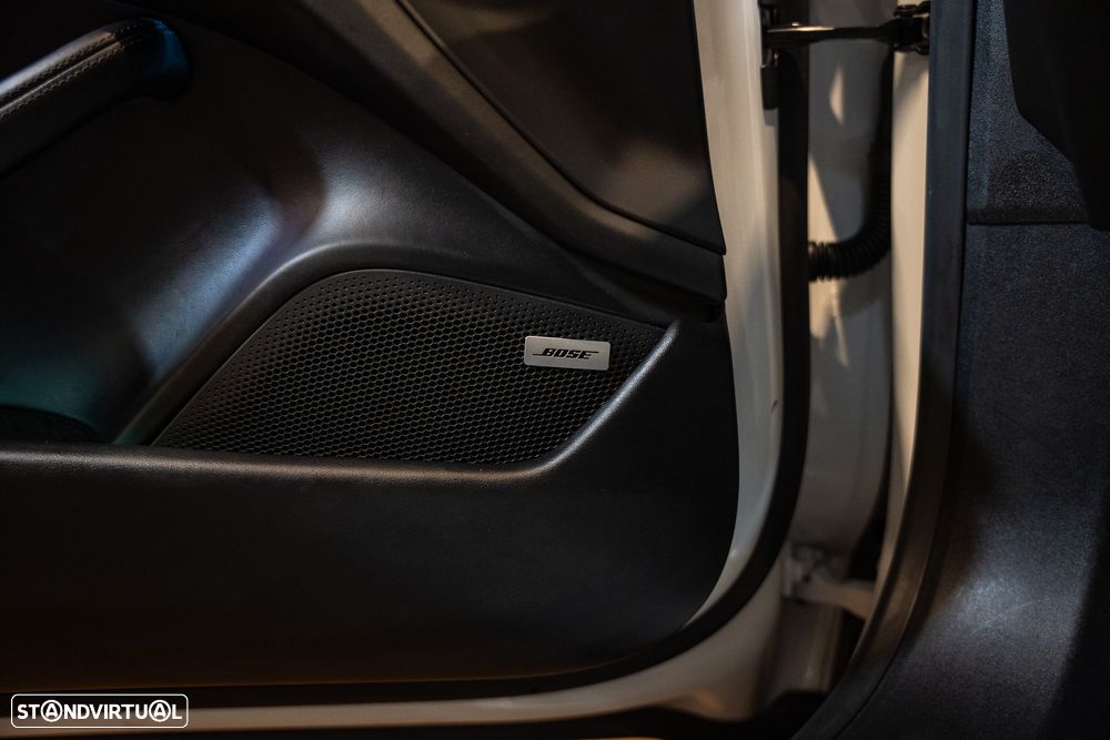 Porsche Taycan Turbo - 22