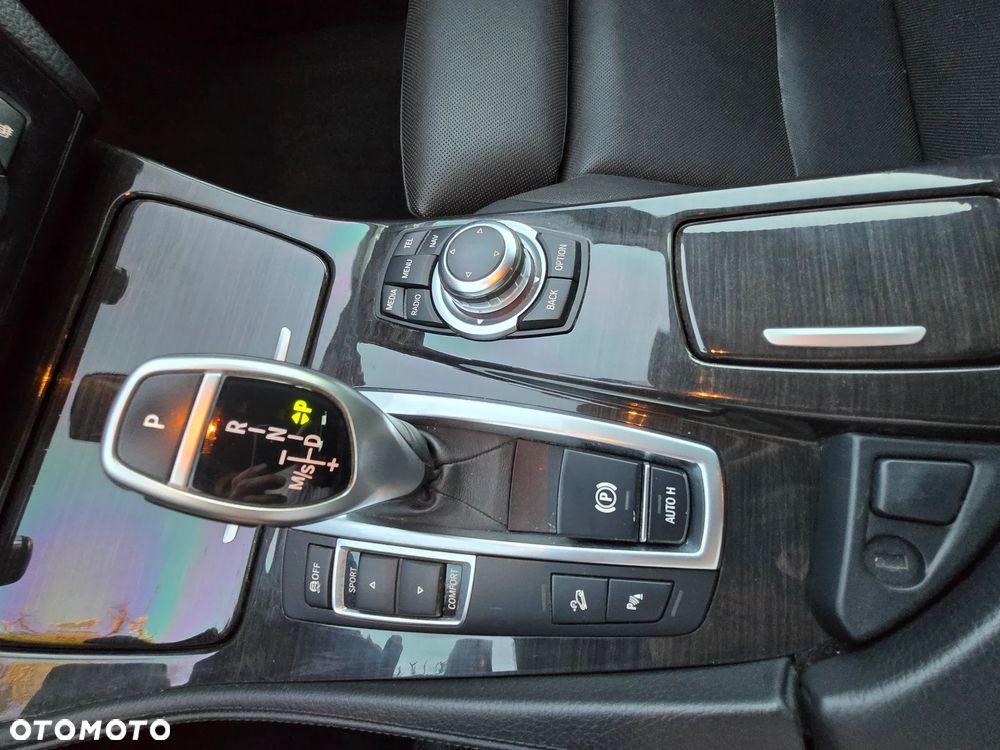 BMW Seria 5 530d xDrive Sport-Aut Luxury Line - 4