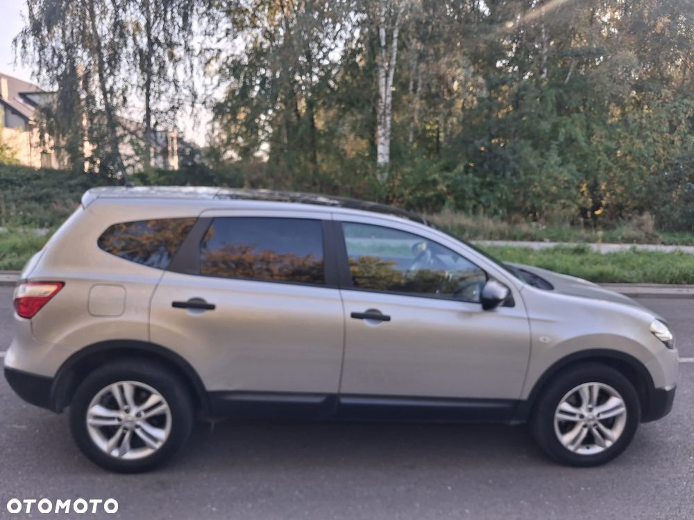 Nissan Qashqai+2 2011
