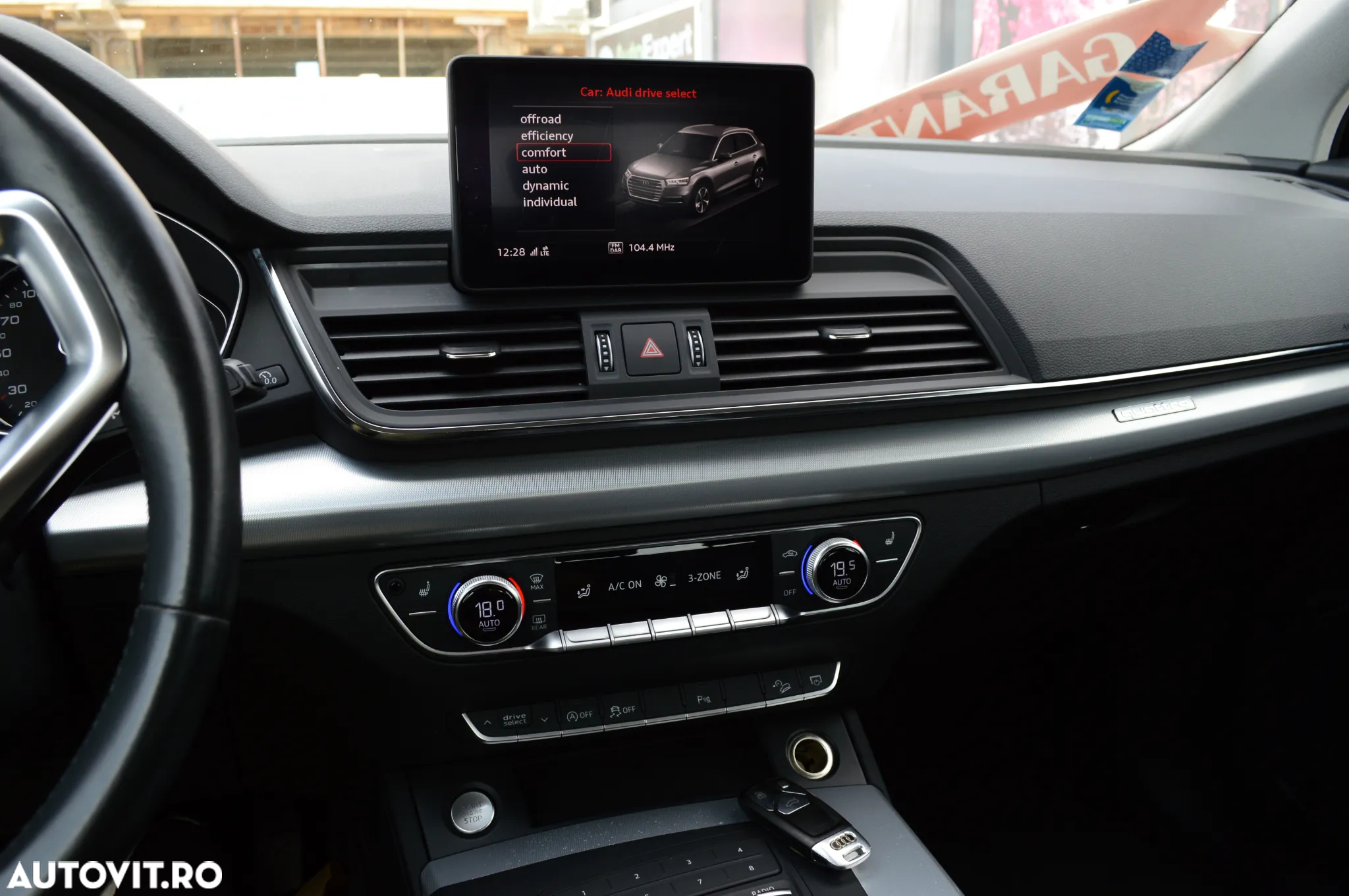 Audi Q5 40 TDI quattro S tronic design - 28