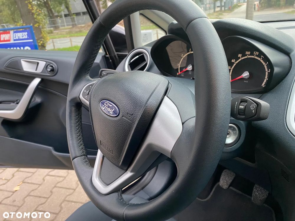 Ford Fiesta 2012 photo 4