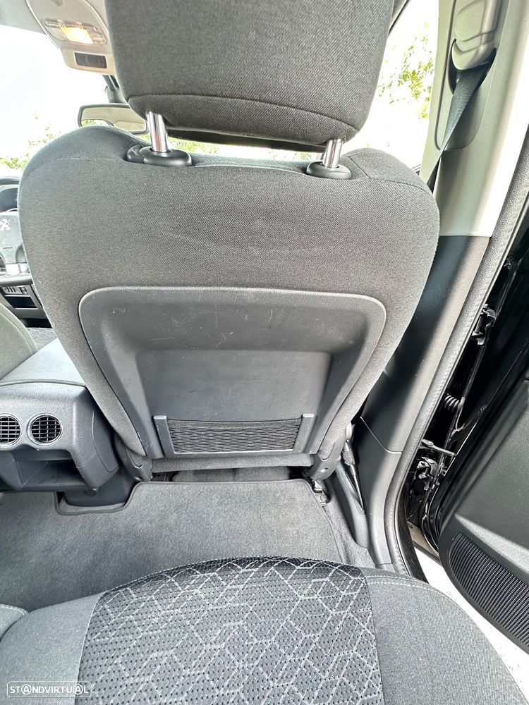 Peugeot 3008 1.6 BlueHDi Style EAT6 - 26