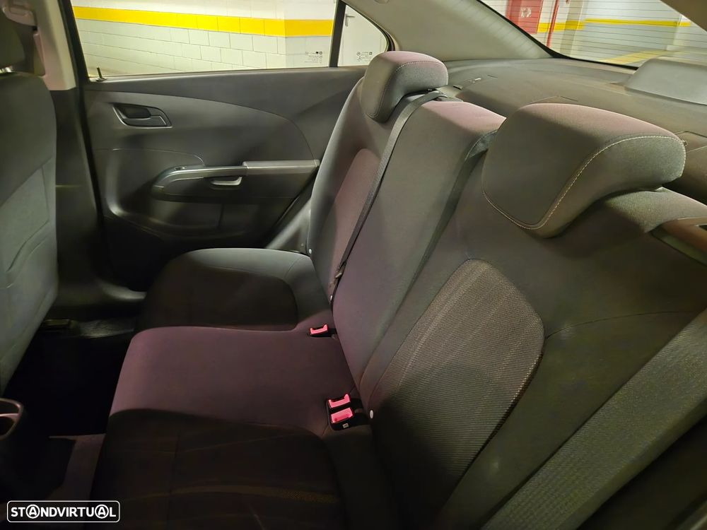Chevrolet Aveo 1.2 LT Bi-Fuel - 29