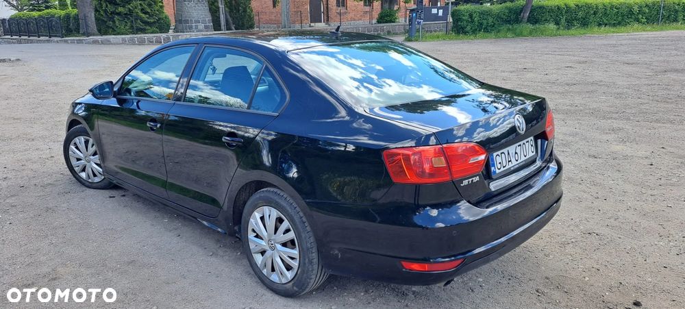 Volkswagen Jetta 1.6 TDI Comfortline - 5
