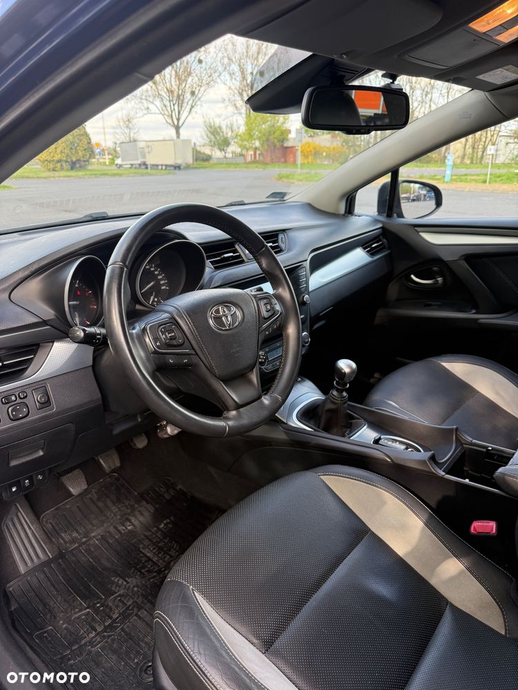 Toyota Avensis 2.0 D-4D Prestige - 19
