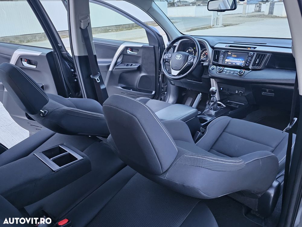 Toyota RAV4 - 10