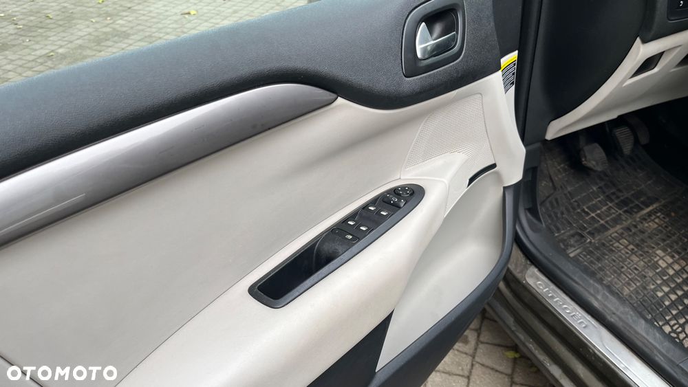 Citroën C4 2.0 HDi Exclusive - 8